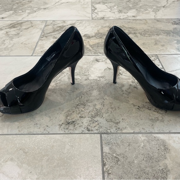 White House Black Market Black Patent Leather open toe cross front style heel - Picture 2 of 9